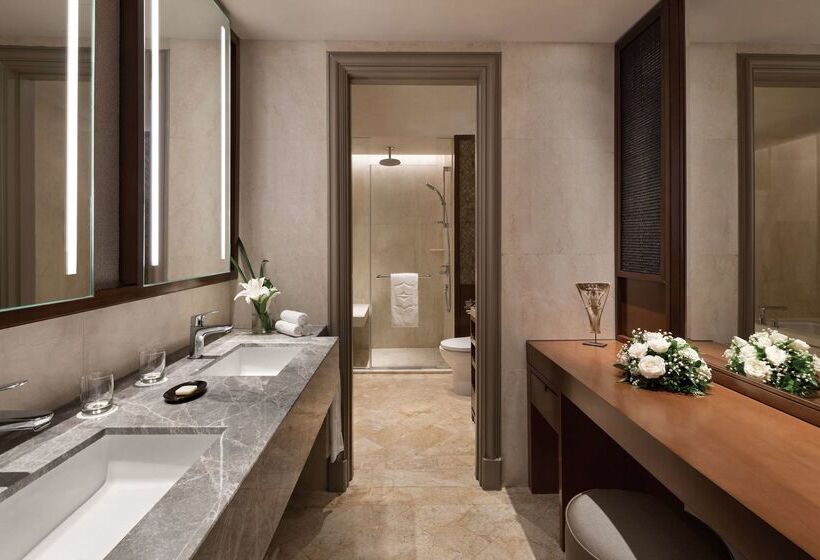 ホテル Shangrila Surabaya