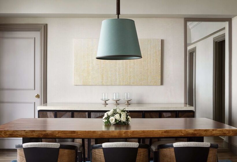 ホテル Shangrila Surabaya