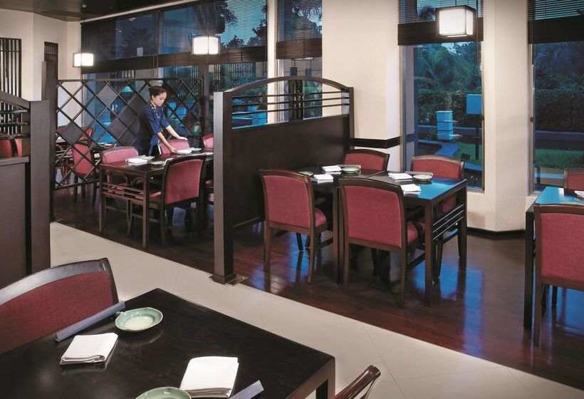 ホテル Shangrila Surabaya