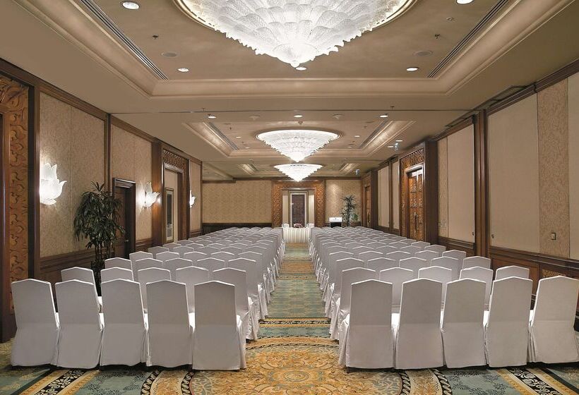 ホテル Shangrila Surabaya