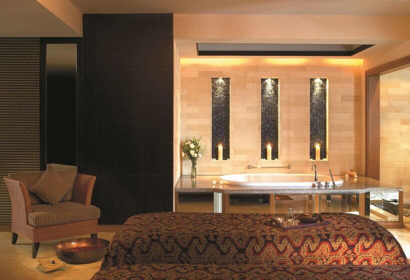 ホテル Shangrila Surabaya