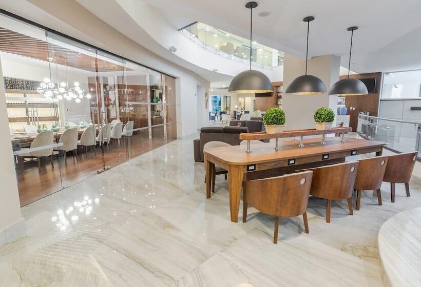 Отель Sheraton Quito