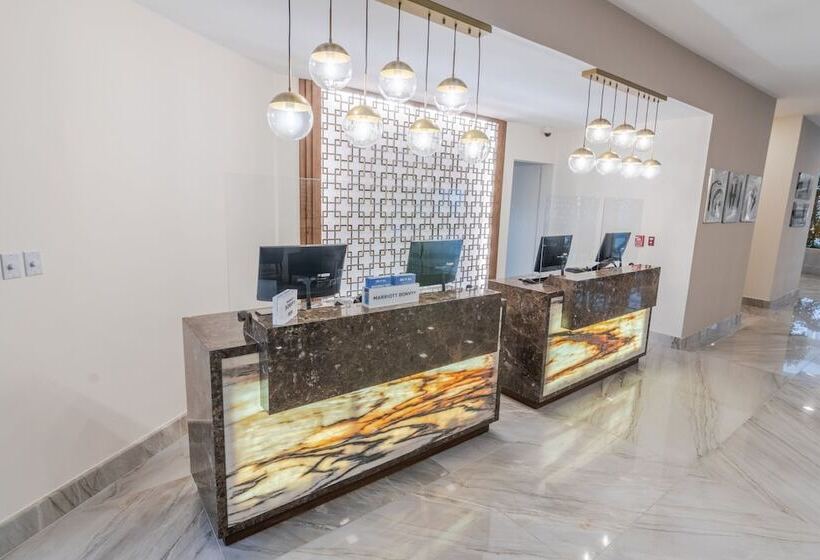 Отель Sheraton Quito