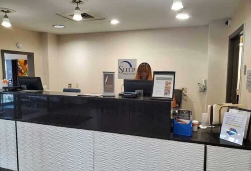 בית מלון כפרי Bwi Suites