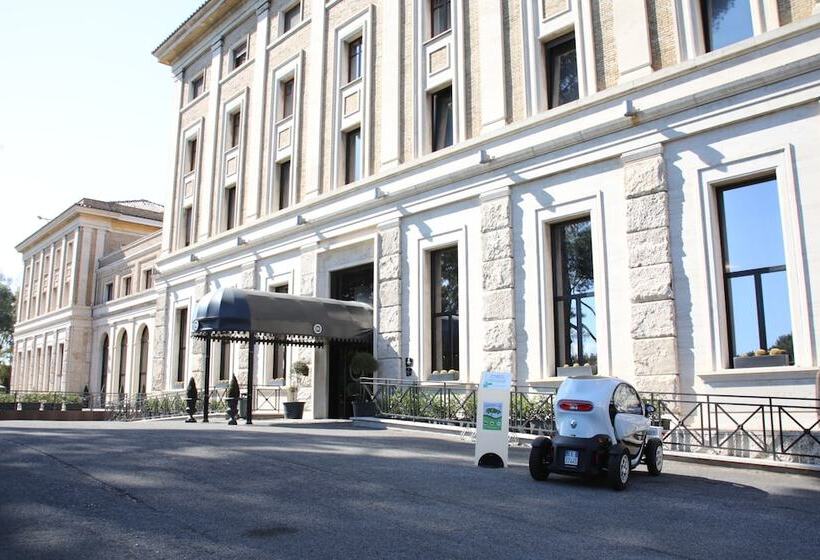 هتل Th Roma  Carpegna Palace