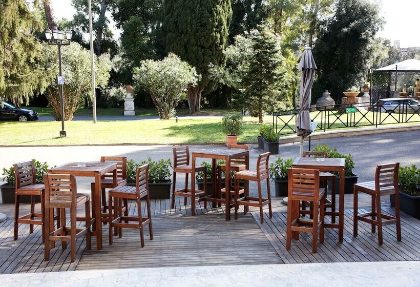 هتل Th Roma  Carpegna Palace