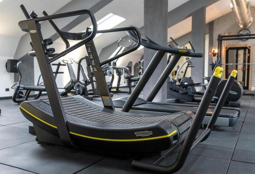 هتل Th Roma  Carpegna Palace