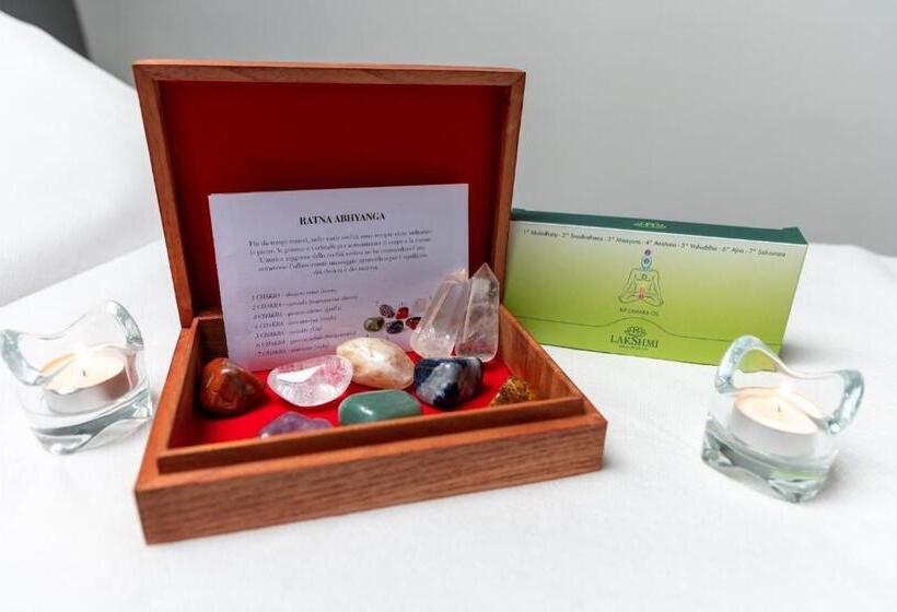 هتل Th Roma  Carpegna Palace