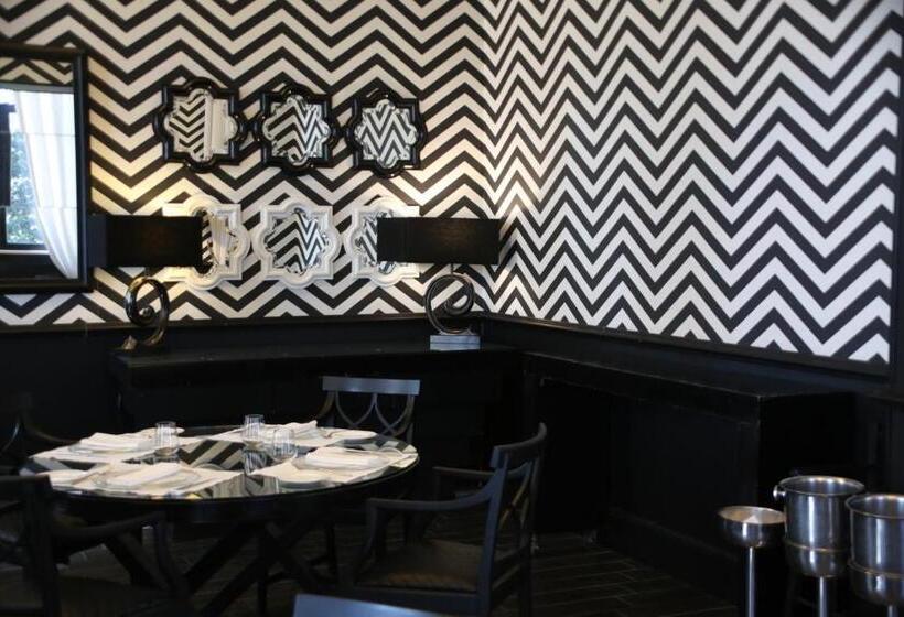 هتل Th Roma  Carpegna Palace