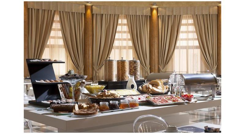 هتل Th Roma  Carpegna Palace