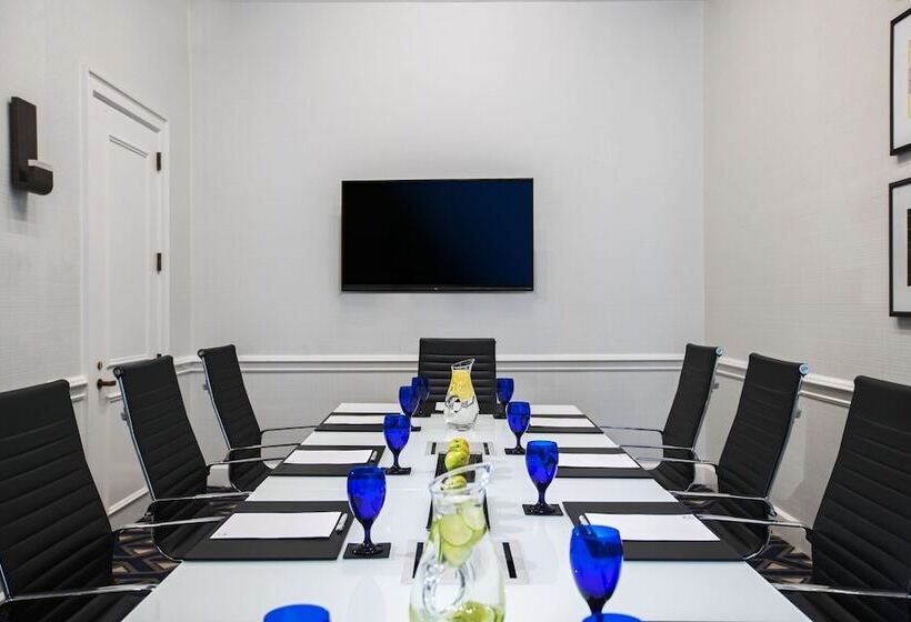 The Notary Hotel, Philadelphia, Autograph Collection