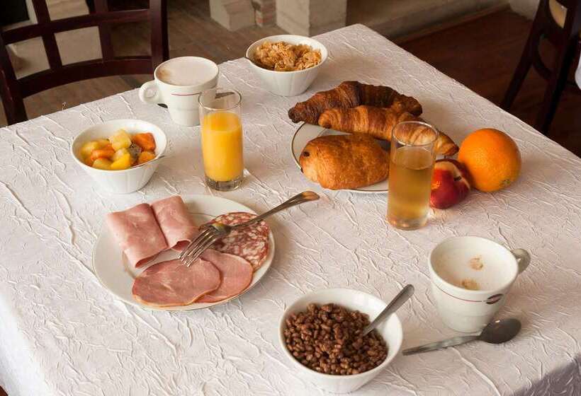 Отель The Originals City, Hôtel Le Cheval Rouge, Tours Ouest