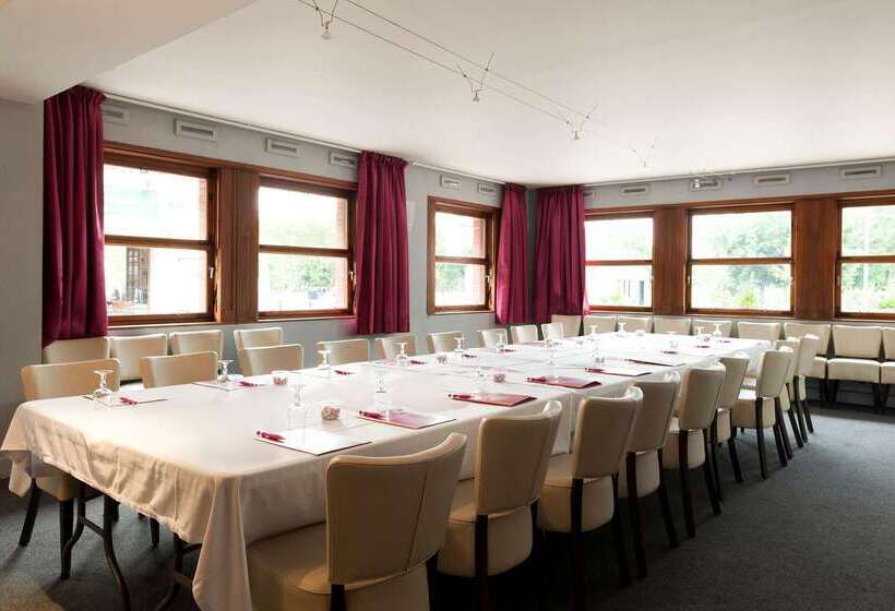 Отель The Originals City, Hôtel Le Cheval Rouge, Tours Ouest