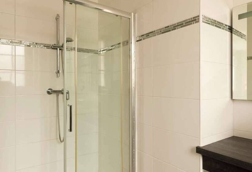 Отель The Originals City, Hôtel Le Cheval Rouge, Tours Ouest