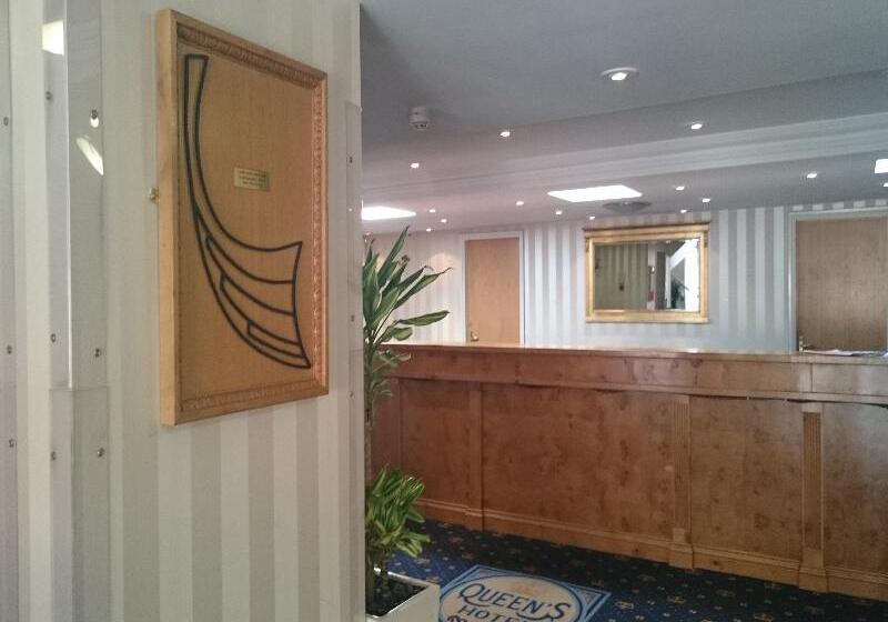 בית מלון כפרי The Queens