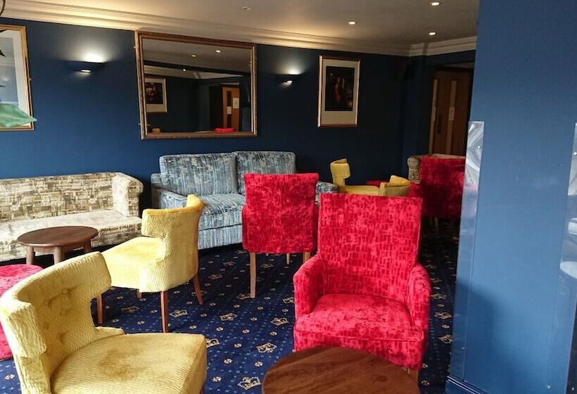 בית מלון כפרי The Queens