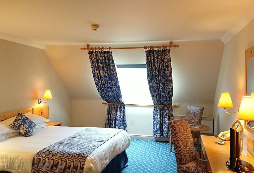 בית מלון כפרי The Queens