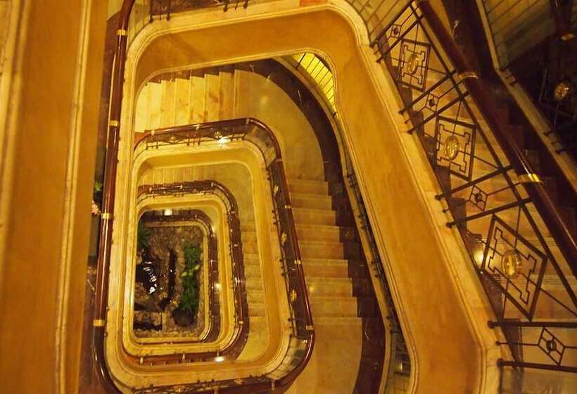 Topland Hotel & Convention Centre