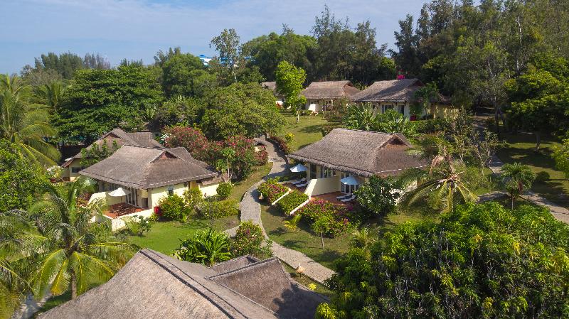 هتل Victoria Phan Thiet Beach Resort & Spa