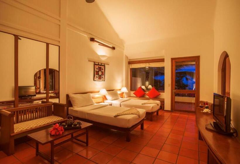 هتل Victoria Phan Thiet Beach Resort & Spa