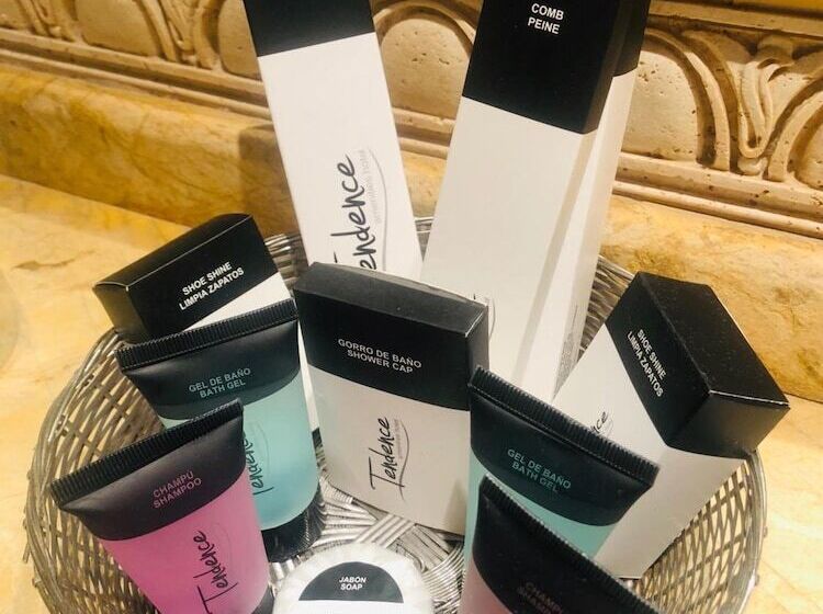 هتل Villa De Benavente