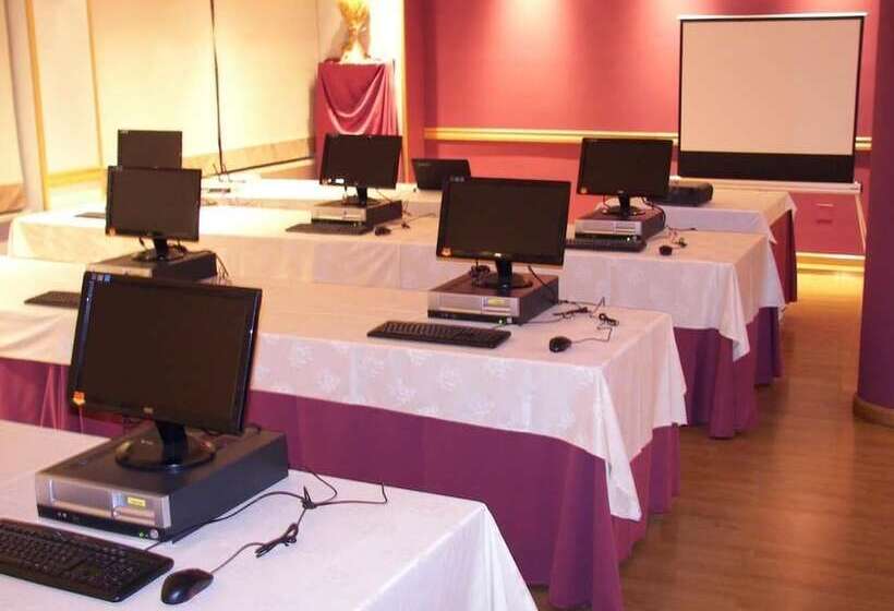 هتل Villa De Benavente