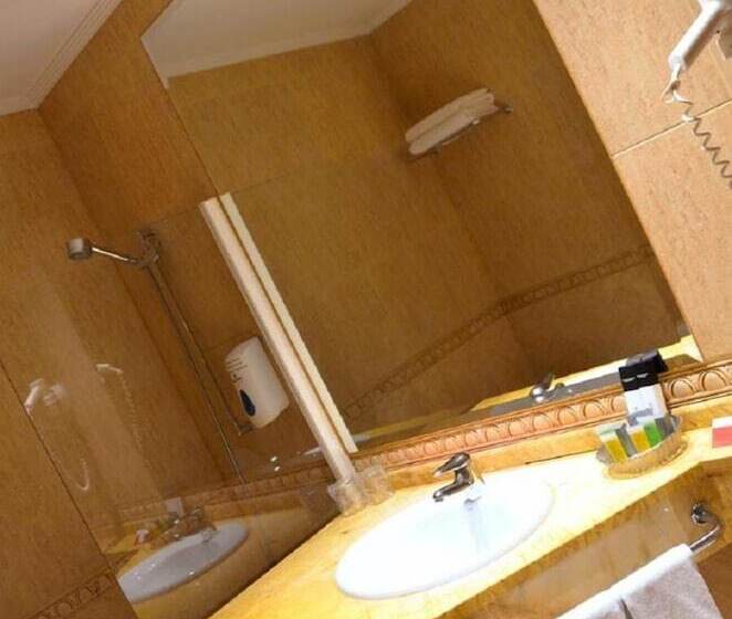 هتل Villa De Benavente