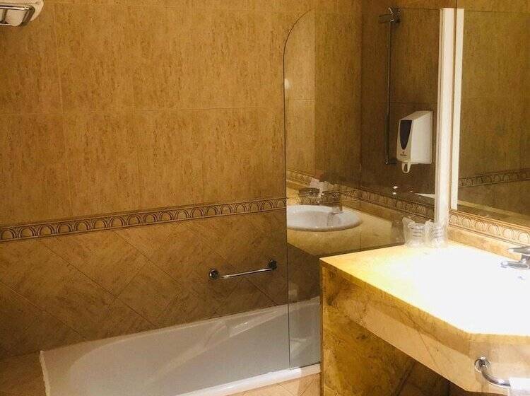 هتل Villa De Benavente