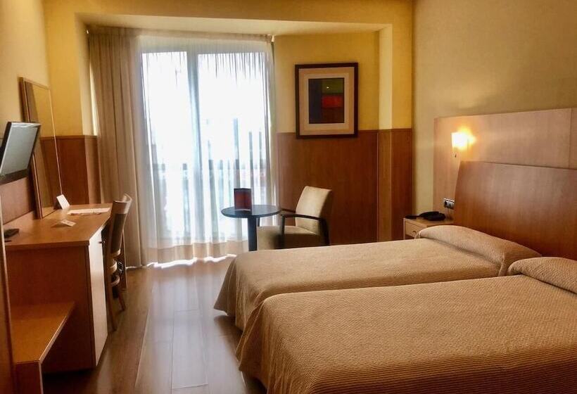 هتل Villa De Benavente