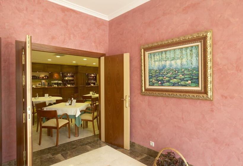 호텔 Villa De Gijon