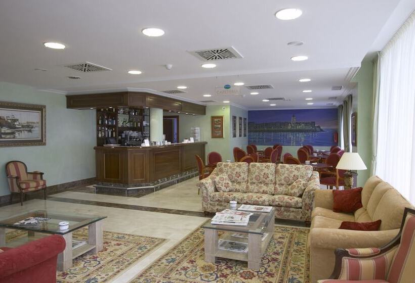 호텔 Villa De Gijon