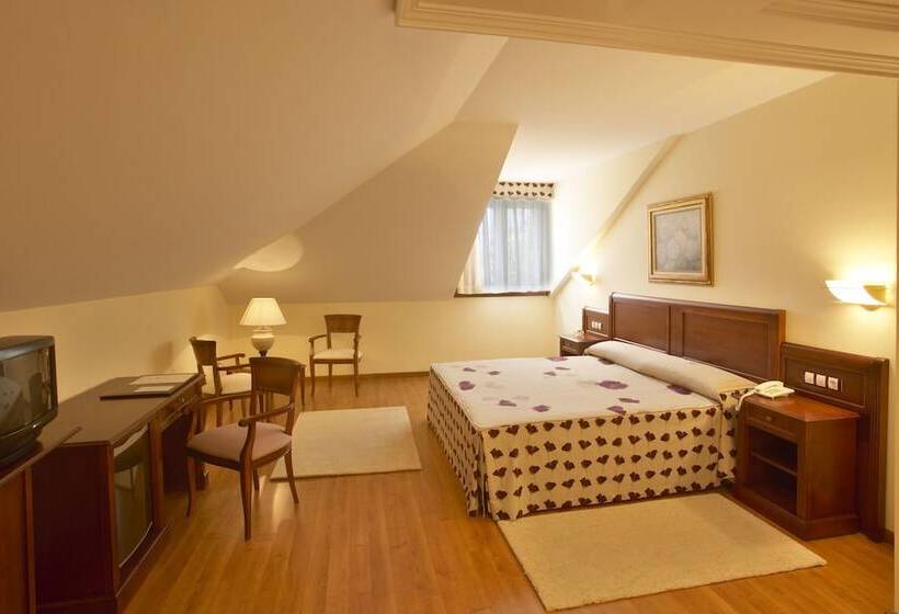 호텔 Villa De Gijon