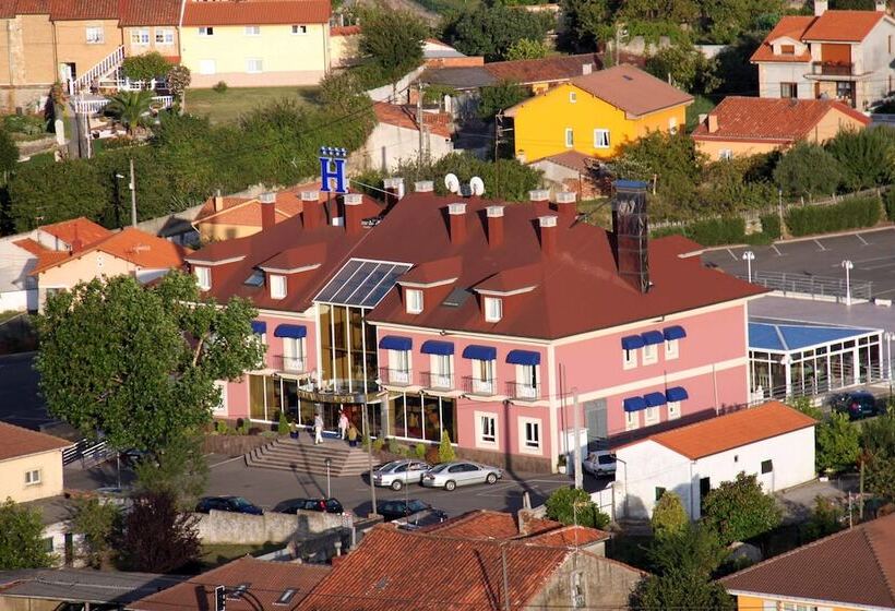 호텔 Villa De Gijon