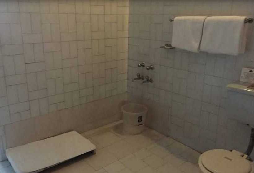 هتل Woodville Palace By Signum