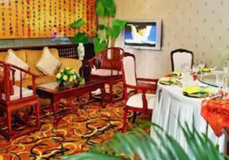 Отель Ramada Plaza Tianlu