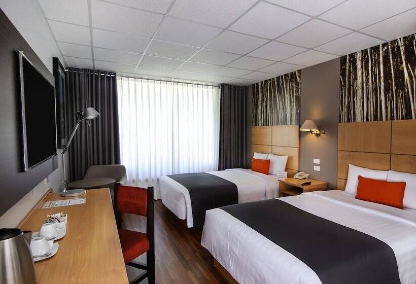 ホテル Lake Titicaca