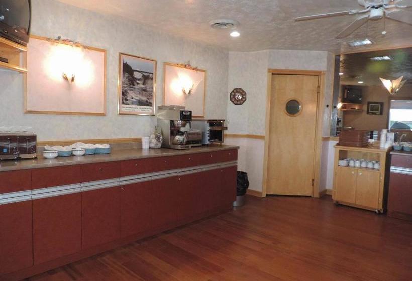 فندق على الطريق Travelodge By Wyndham Grand Falls