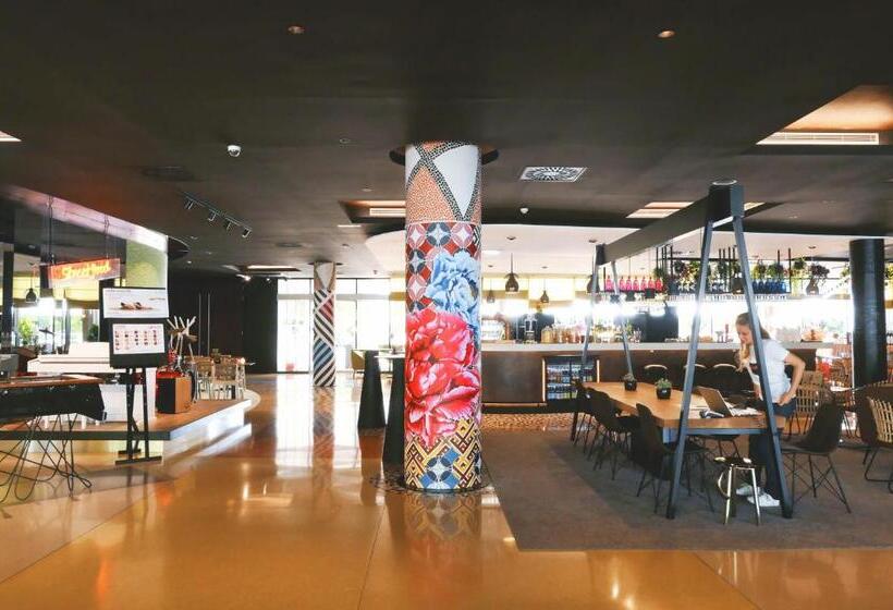 Novotel Barcelona Cornella