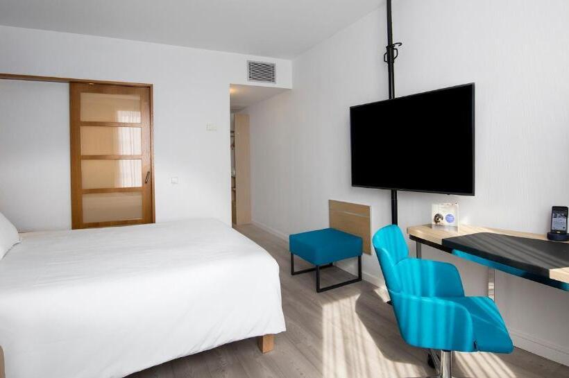 Novotel Barcelona Cornella