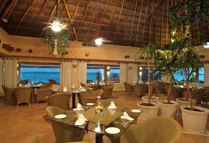 منتجع Puerto Aventuras Hotel & Beach Club