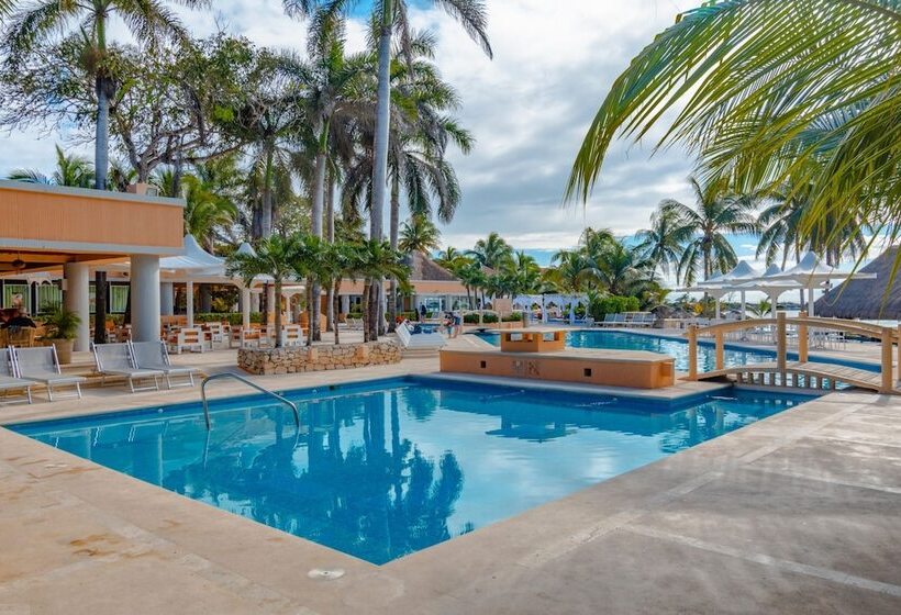 منتجع Puerto Aventuras Hotel & Beach Club