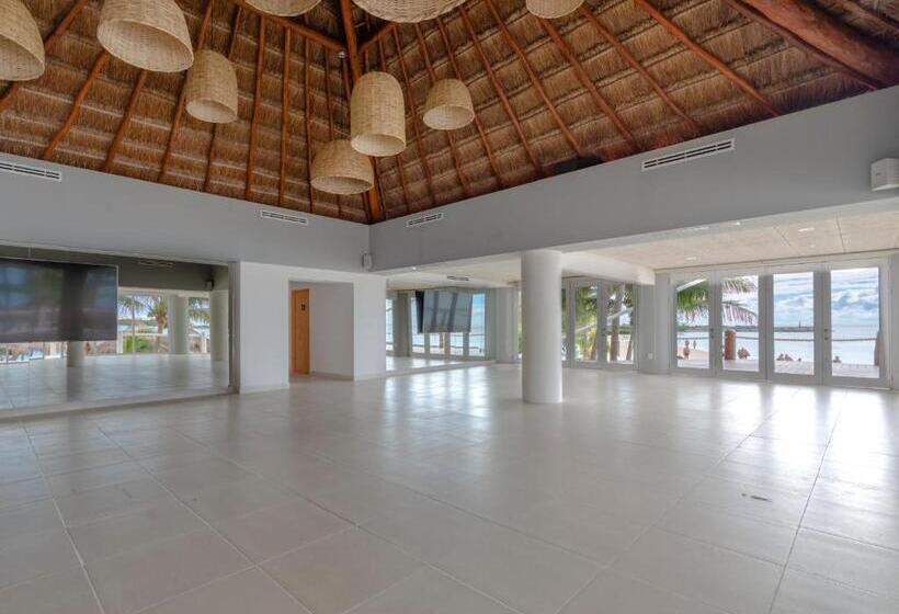 منتجع Puerto Aventuras Hotel & Beach Club