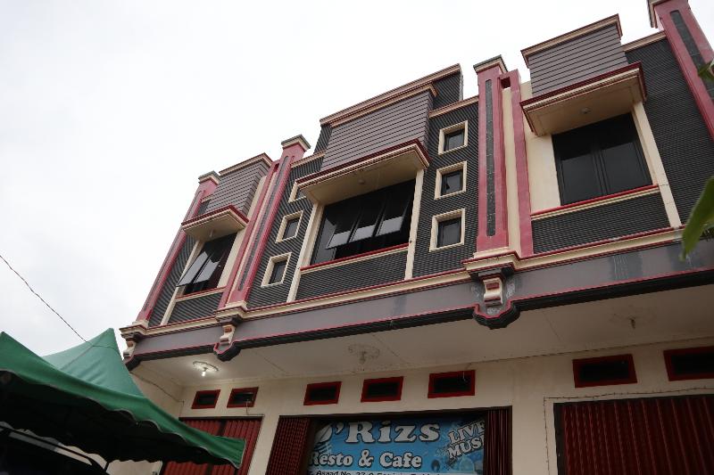 酒店 Reddoorz Syariah At D Rizs Homestay