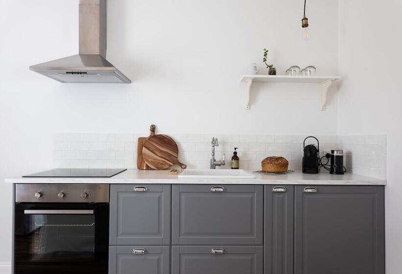 A Cottage In Richmond