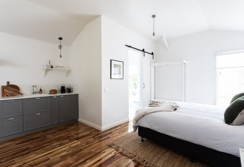 A Cottage In Richmond