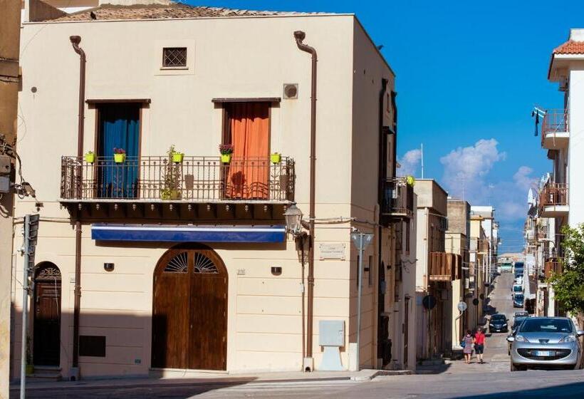 تختخواب و صبحانه Camere Simona