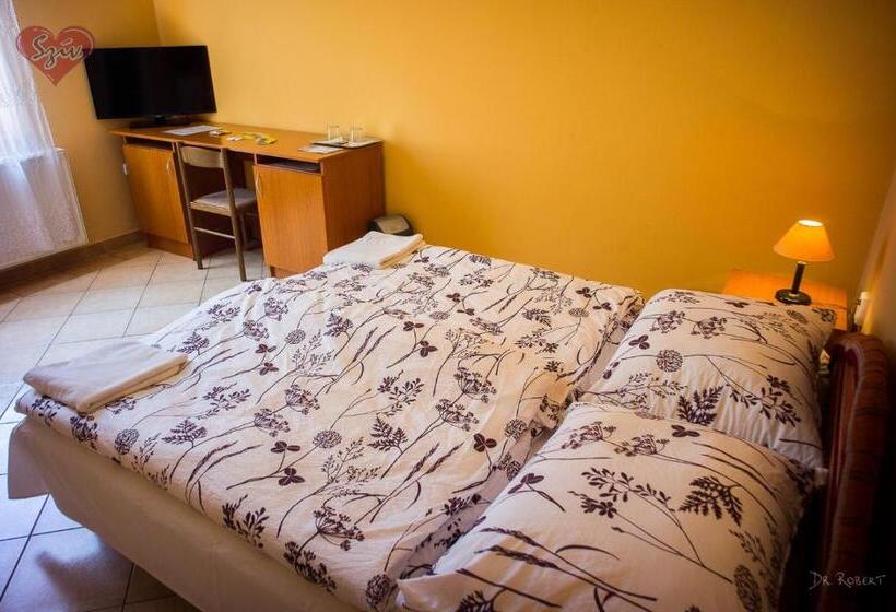 Bed and Breakfast Cívis Szálláshely