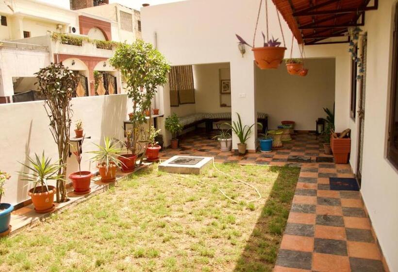 ベッドアンドブレックファースト Pathik Niwas