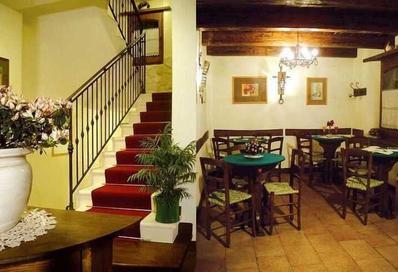 مبيت وإفطار Villa Fiorita