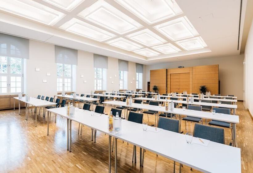 هتل Bildungs Und Tagungshaus Liborianum